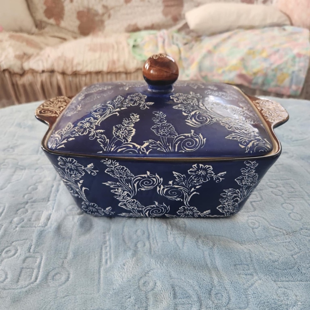 Vintage Sterling Home Covered Casserole - Picture 2 of 4